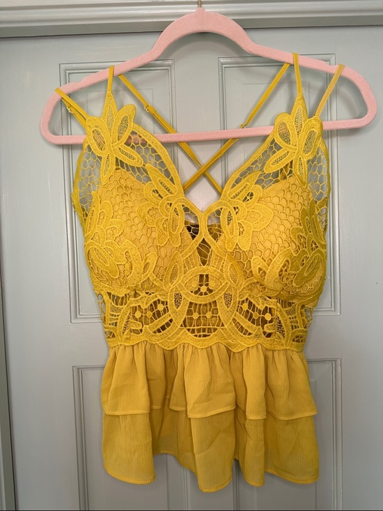 Lulumari Tops - Lulumari Yellow Crocheted Lace Tank Top Size Small
